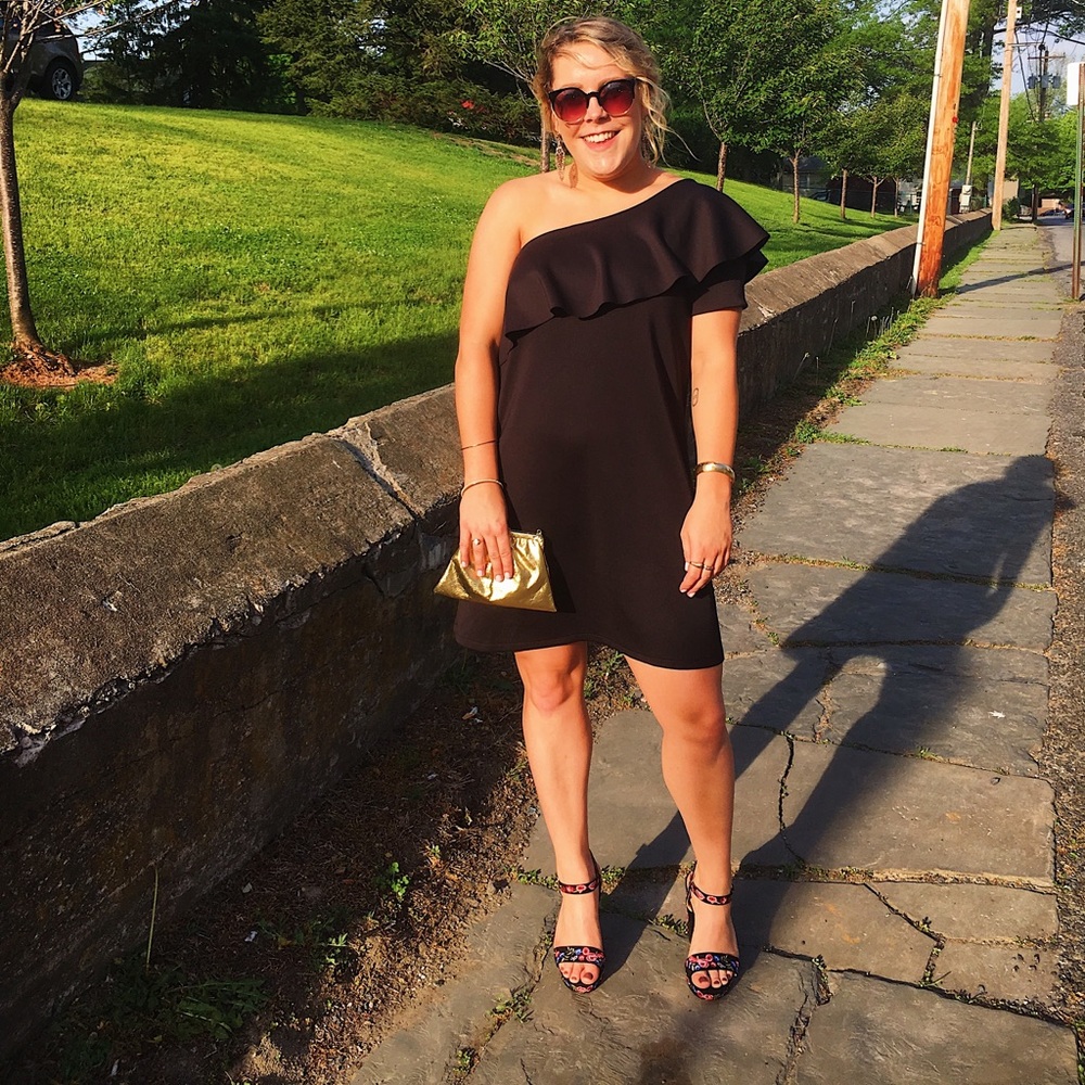 Black One-shoulder Ruffle Cocktail Dress